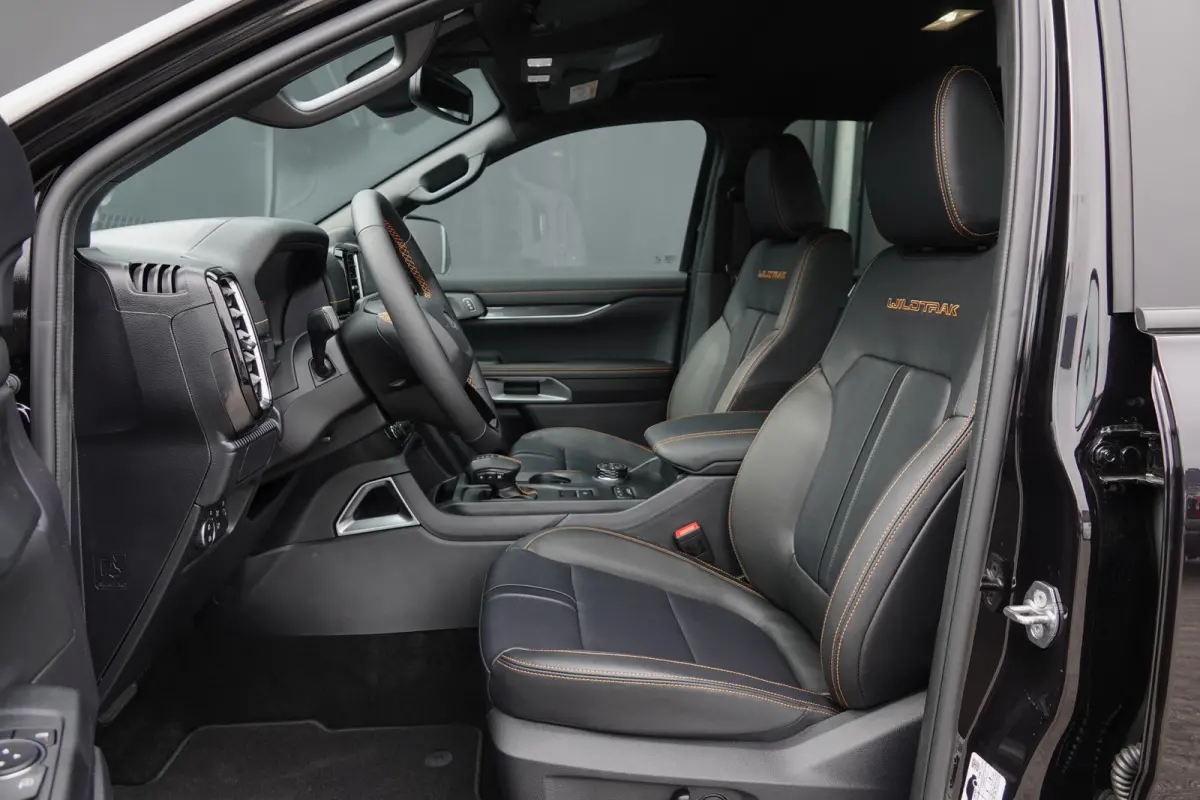 Wildtrak (Incl. BPM) 2.3PHEV 280Pk Aut. | Plug In Hybride | Double Cab | 5-Persoons | 3.500Kg trekgewicht | Trekhaak | Elek. Rollertop | 18'' | Agate Black