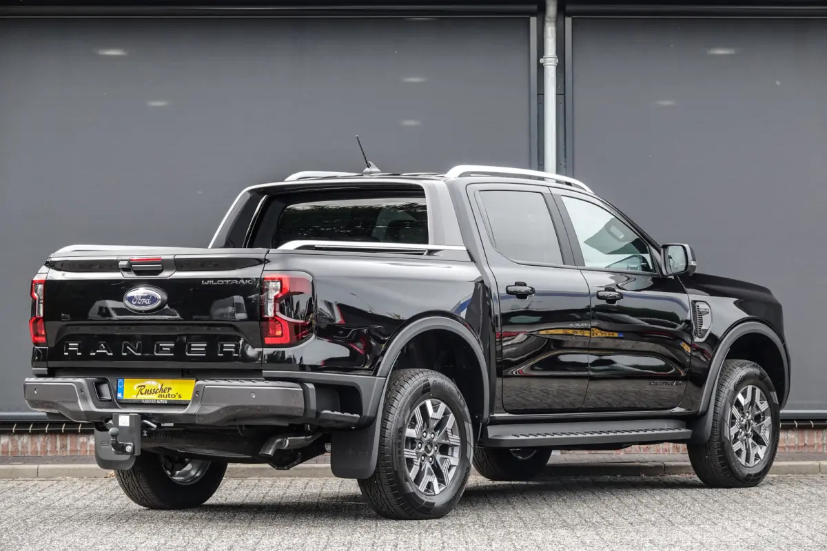 Wildtrak (Incl. BPM) 2.3PHEV 280Pk Aut. | Plug In Hybride | Double Cab | 5-Persoons | 3.500Kg trekgewicht | Trekhaak | Elek. Rollertop | 18'' | Agate Black
