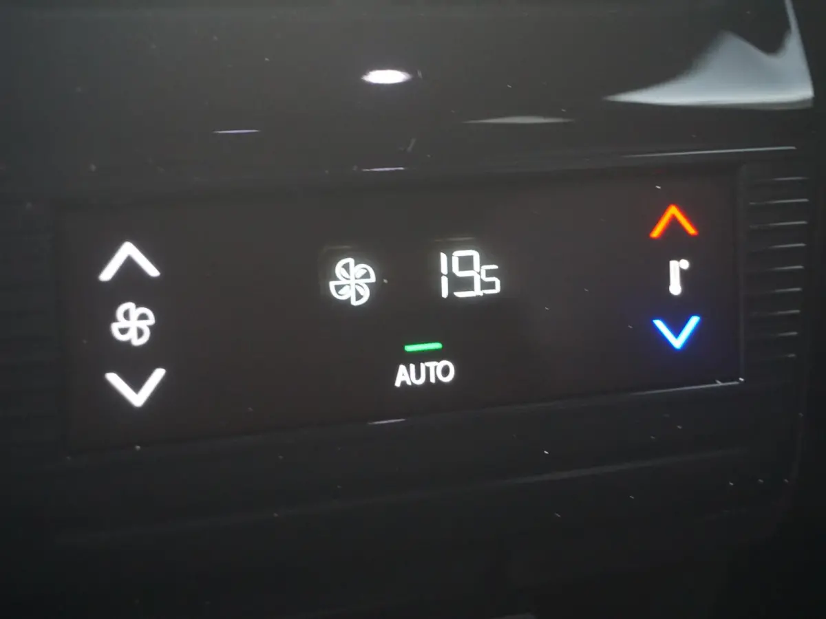 1.2 Hybrid 136 Allure 7p | 7 ZITPLAATSEN | AUTOMAAT |