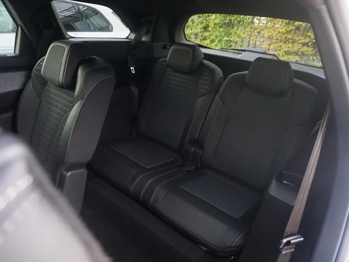 1.2 Hybrid 136 Allure 7p | 7 ZITPLAATSEN | AUTOMAAT |