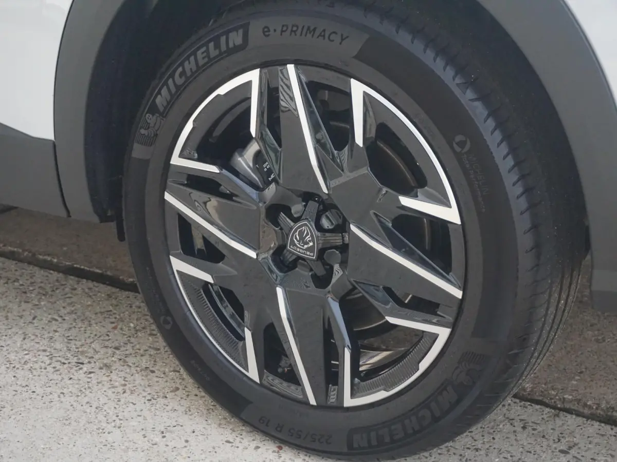 1.2 Hybrid 136 Allure 7p | 7 ZITPLAATSEN | AUTOMAAT |