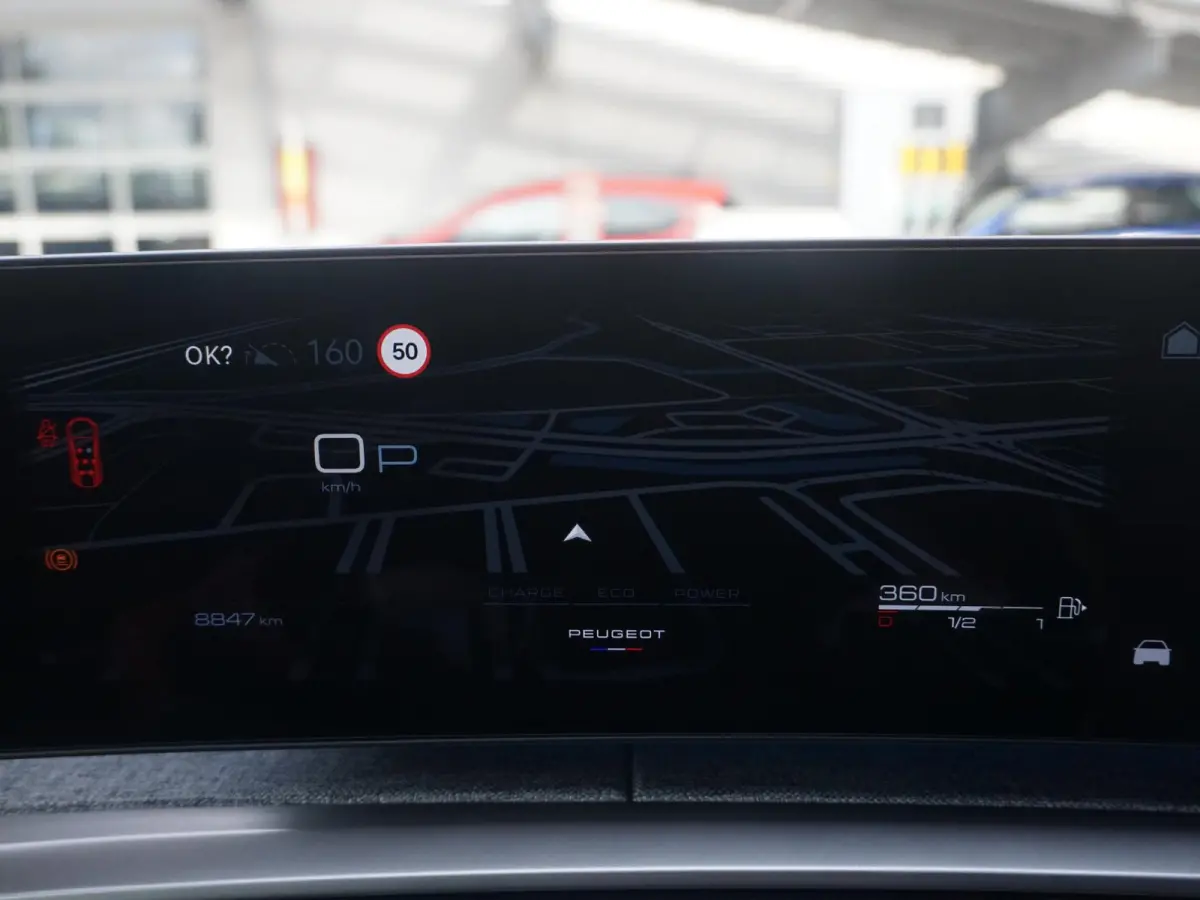 1.2 Hybrid 136 Allure 7p | 7 ZITPLAATSEN | AUTOMAAT |