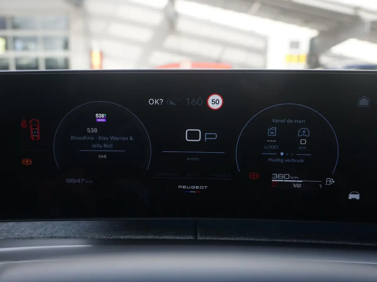 1.2 Hybrid 136 Allure 7p | 7 ZITPLAATSEN | AUTOMAAT |