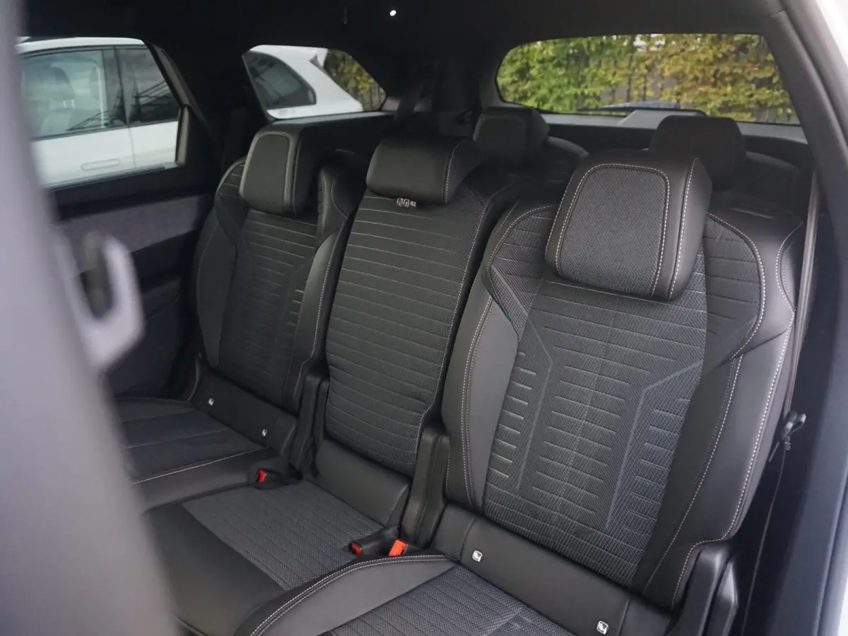 1.2 Hybrid 136 Allure 7p | 7 ZITPLAATSEN | AUTOMAAT |