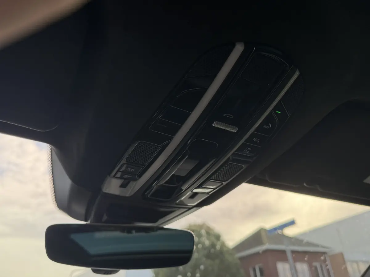 3.0 E-Hybrid Platinum Edition Sport uitlaat | Pano | Lucht | Trekhaak