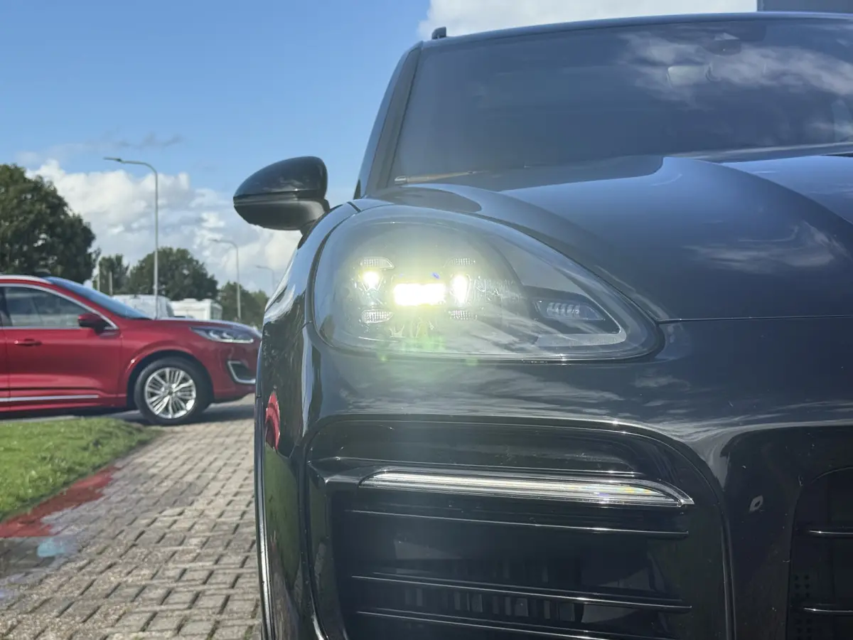 3.0 E-Hybrid Platinum Edition Sport uitlaat | Pano | Lucht | Trekhaak