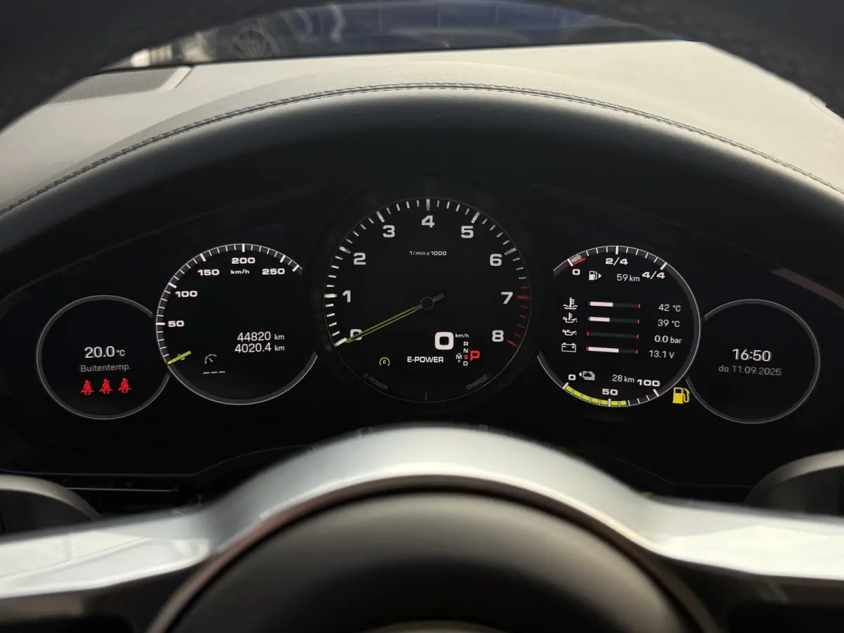 3.0 E-Hybrid Platinum Edition Sport uitlaat | Pano | Lucht | Trekhaak
