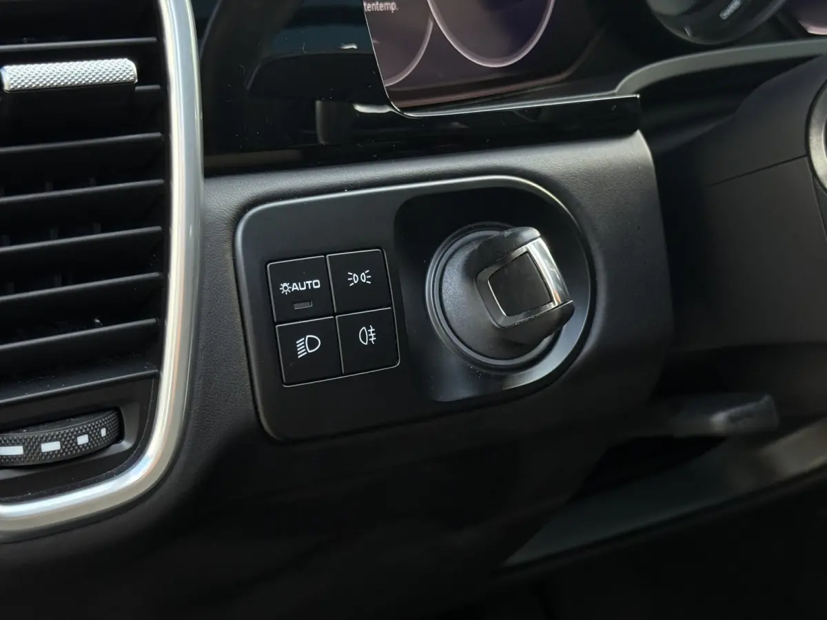 3.0 E-Hybrid Platinum Edition Sport uitlaat | Pano | Lucht | Trekhaak