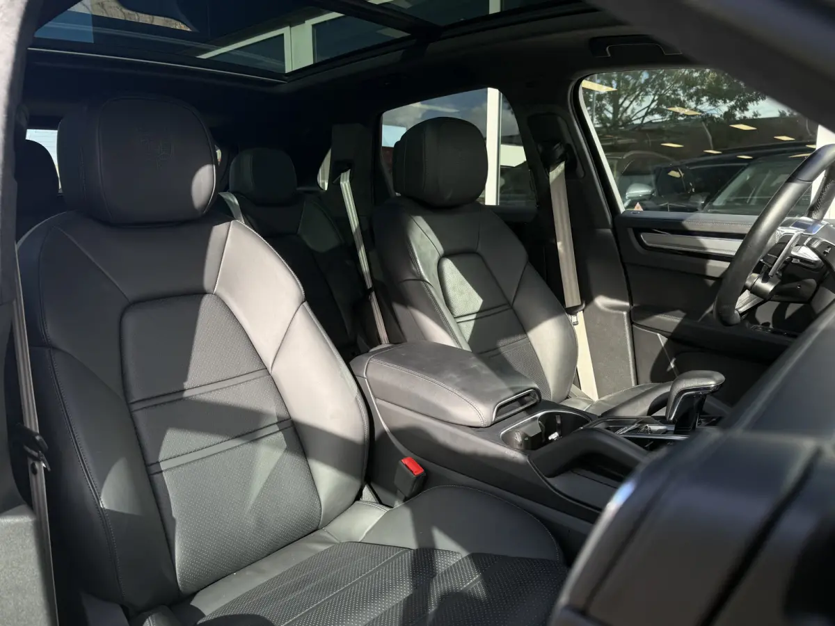 3.0 E-Hybrid Platinum Edition Sport uitlaat | Pano | Lucht | Trekhaak