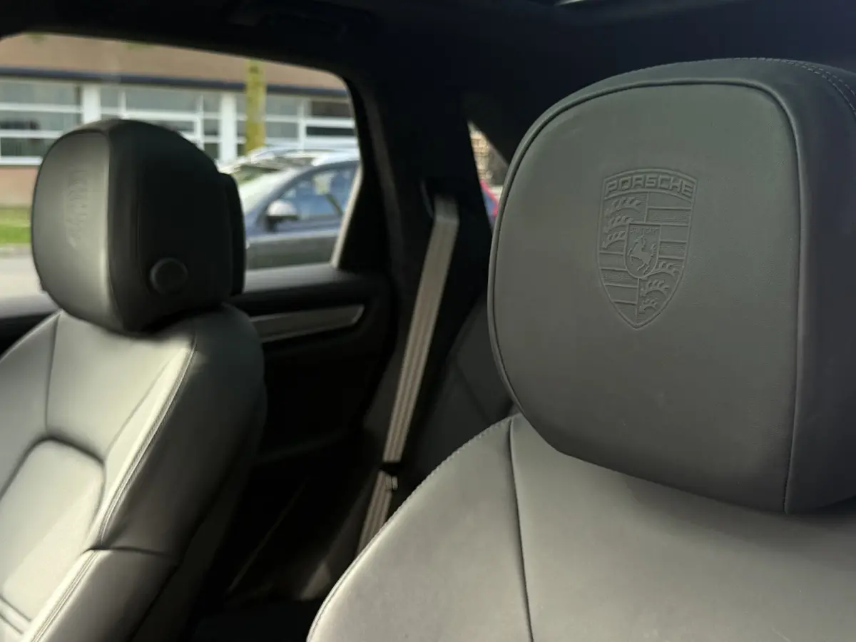 3.0 E-Hybrid Platinum Edition Sport uitlaat | Pano | Lucht | Trekhaak