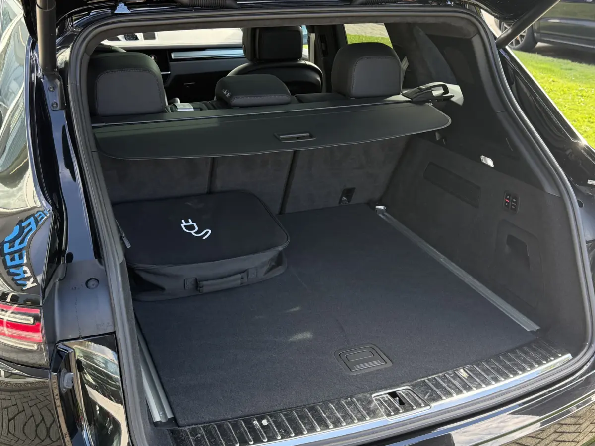 3.0 E-Hybrid Platinum Edition Sport uitlaat | Pano | Lucht | Trekhaak