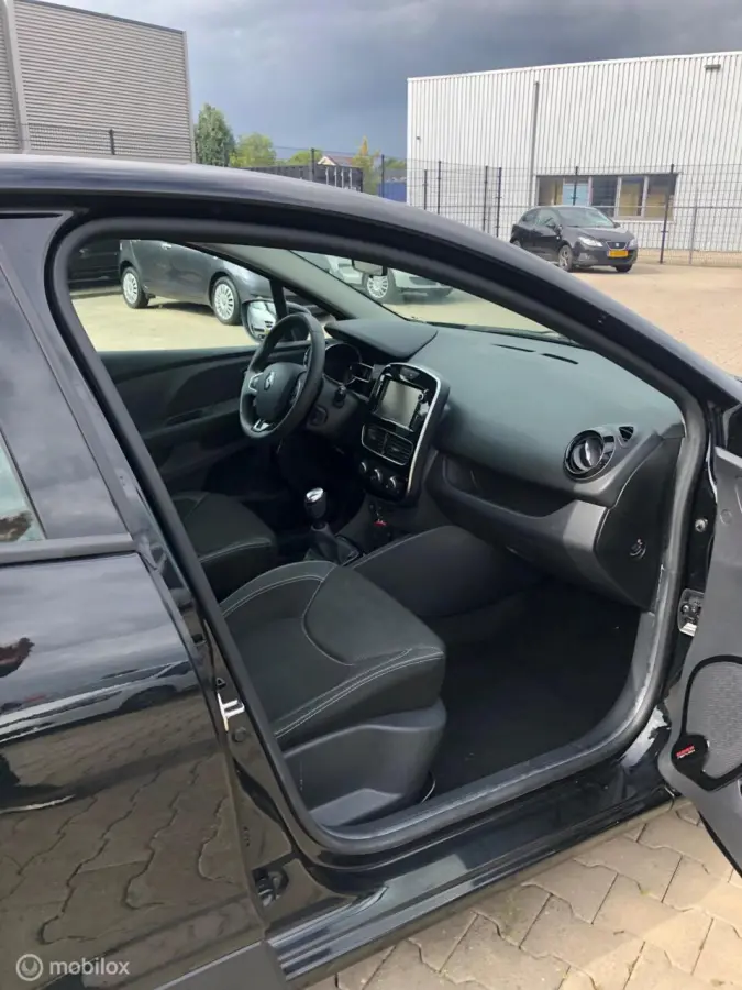 SPORT 5DRS HB NAVI LMV LED NW MODEL