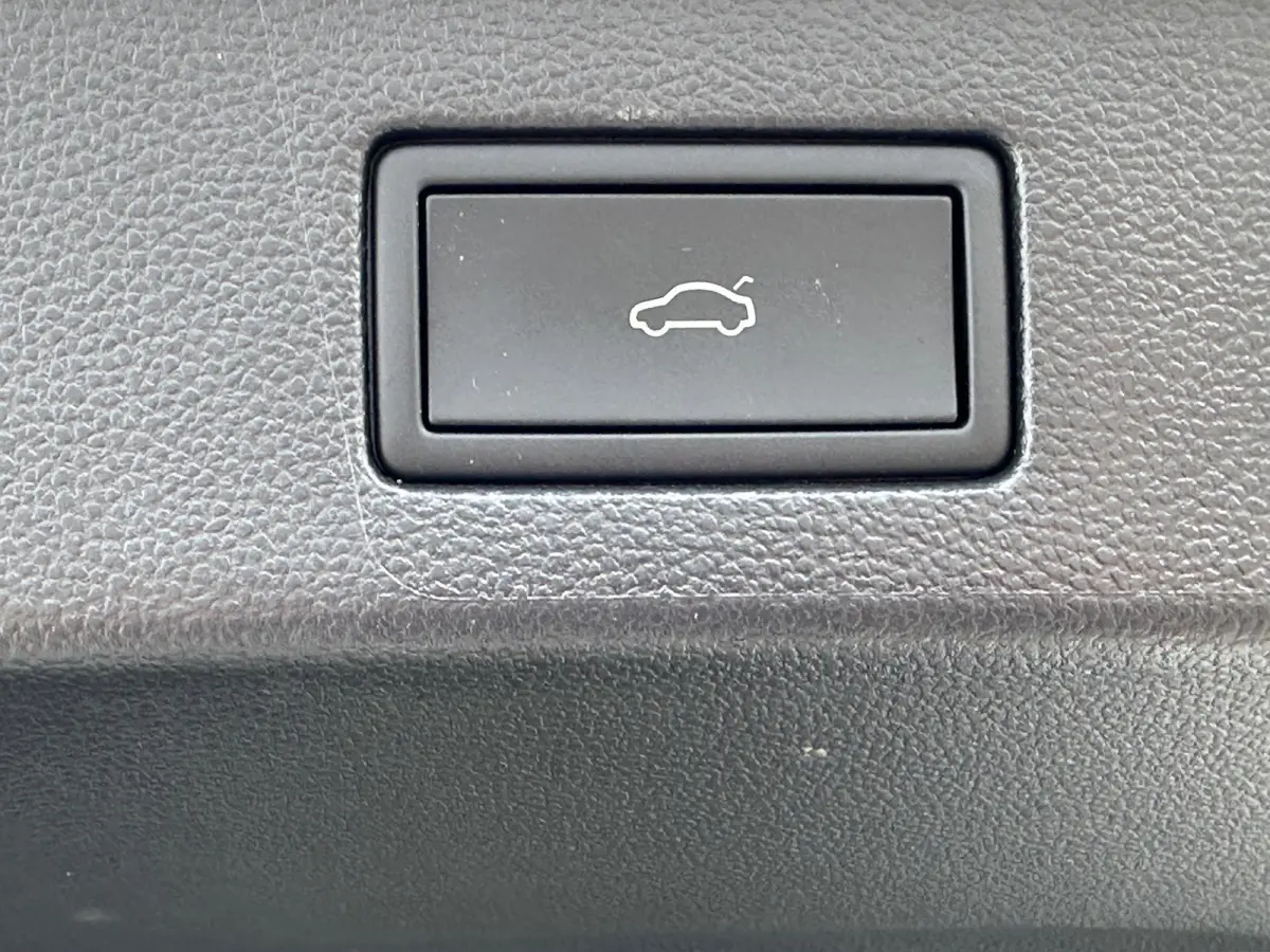 1.4 TSI eHybrid Elegance Business | Leder | Camera | Rijklaar incl. garantie