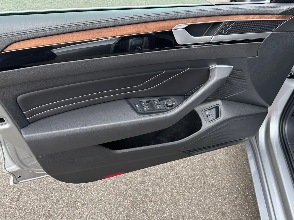 1.4 TSI eHybrid Elegance Business | Leder | Camera | Rijklaar incl. garantie
