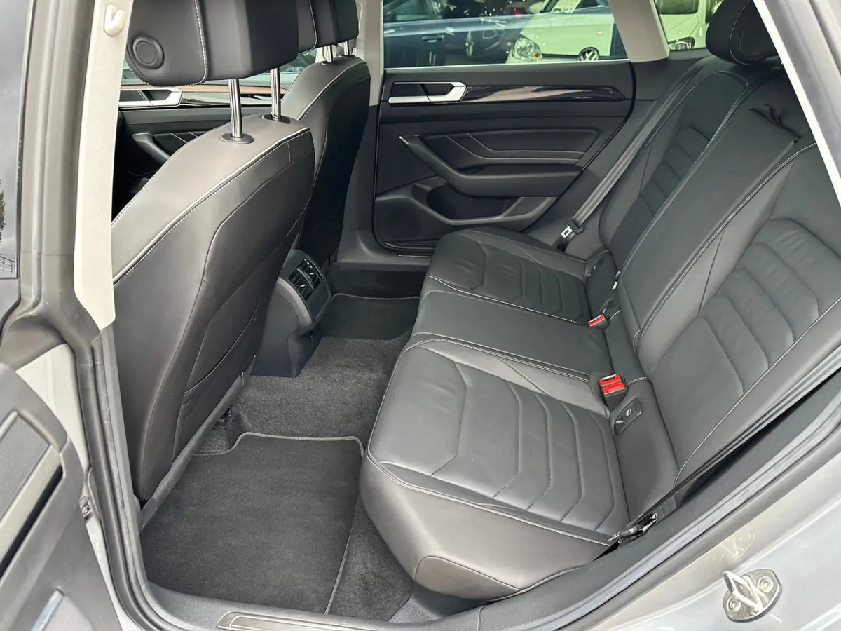 1.4 TSI eHybrid Elegance Business | Leder | Camera | Rijklaar incl. garantie