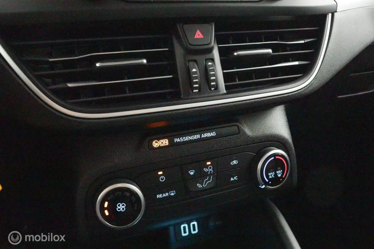 1.0 EcoBoost Trend Edition Business | Navigatie | Parkeersensoren v/a | Camera | 10dkm NAP | NL Auto | DEALER-STAAT