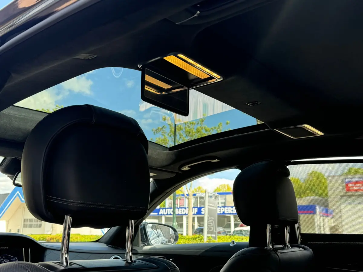 600 Lang / V12 / Head up / Massage /panormadak / S600