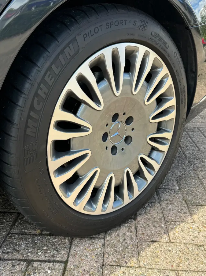 600 Lang / V12 / Head up / Massage /panormadak / S600