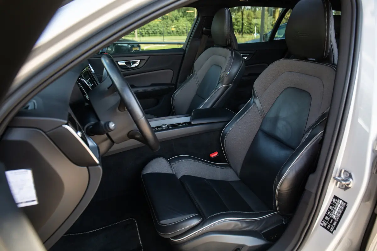 2.0 T4 R-Design , Panoramadak, Nappaleder, BTW, Memory, Trekhaak