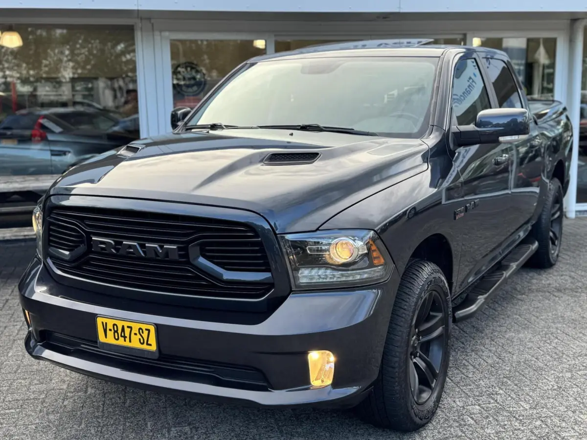1500 4X4 5.7 V8 400pk 4x4 Crew Cab 5'7 SPORT,Xenon,Schuifdak,20"lmv
