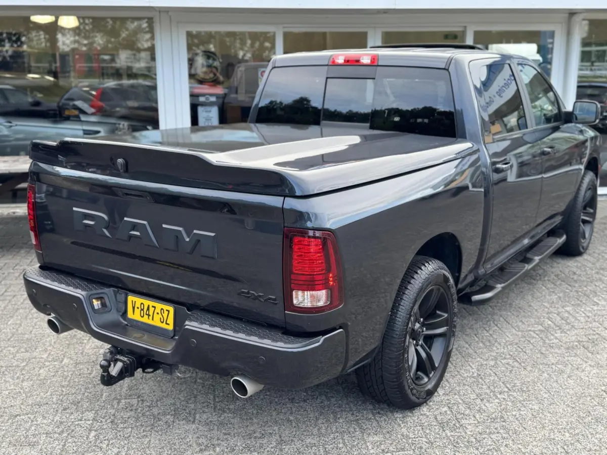 1500 4X4 5.7 V8 400pk 4x4 Crew Cab 5'7 SPORT,Xenon,Schuifdak,20"lmv