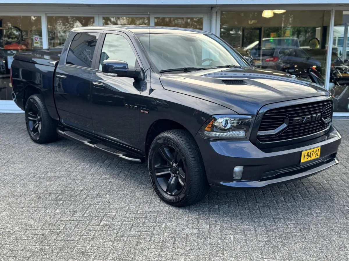 1500 4X4 5.7 V8 400pk 4x4 Crew Cab 5'7 SPORT,Xenon,Schuifdak,20"lmv
