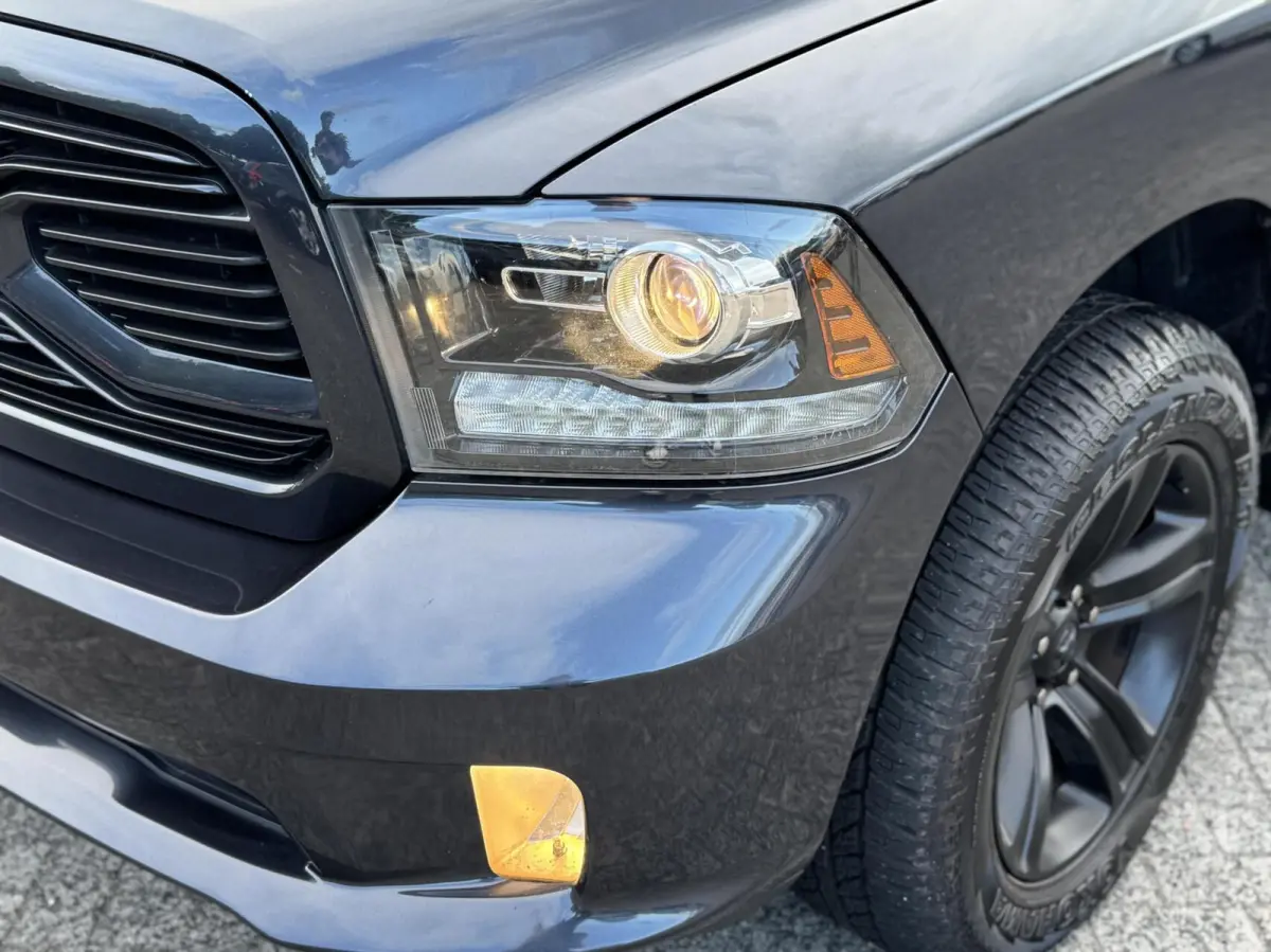 1500 4X4 5.7 V8 400pk 4x4 Crew Cab 5'7 SPORT,Xenon,Schuifdak,20"lmv