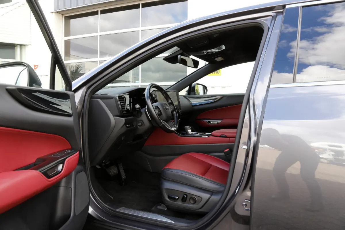 350h*Fabrieksg.t/m06-2032!*1ste Eig.*Perfect Lexus Onderh.*BTW*ACC/360Camera/Stoelverw./Stuurwielverw./Leder/Dodehoek/Apple Carplay-Android/Keyless Entry+Go/Parkeersens.V+A/18 inch LM*