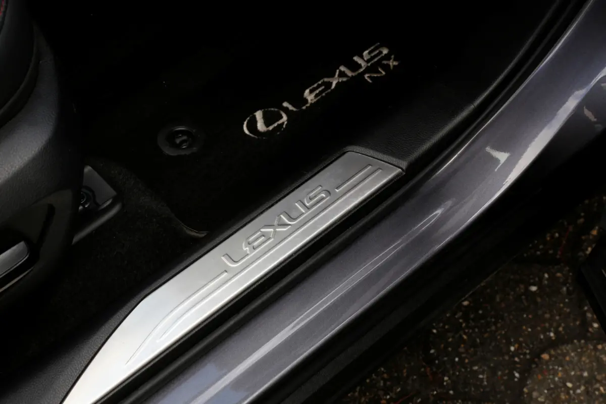 350h*Fabrieksg.t/m06-2032!*1ste Eig.*Perfect Lexus Onderh.*BTW*ACC/360Camera/Stoelverw./Stuurwielverw./Leder/Dodehoek/Apple Carplay-Android/Keyless Entry+Go/Parkeersens.V+A/18 inch LM*