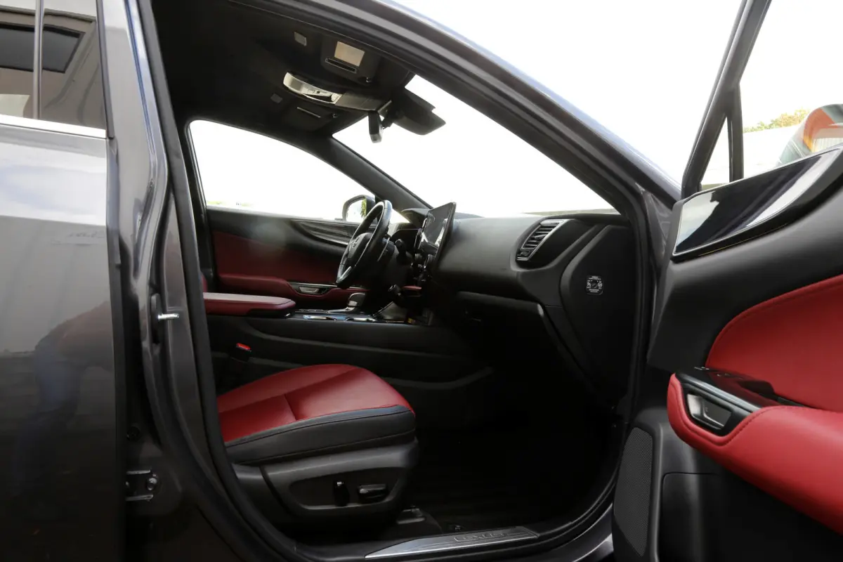 350h*Fabrieksg.t/m06-2032!*1ste Eig.*Perfect Lexus Onderh.*BTW*ACC/360Camera/Stoelverw./Stuurwielverw./Leder/Dodehoek/Apple Carplay-Android/Keyless Entry+Go/Parkeersens.V+A/18 inch LM*