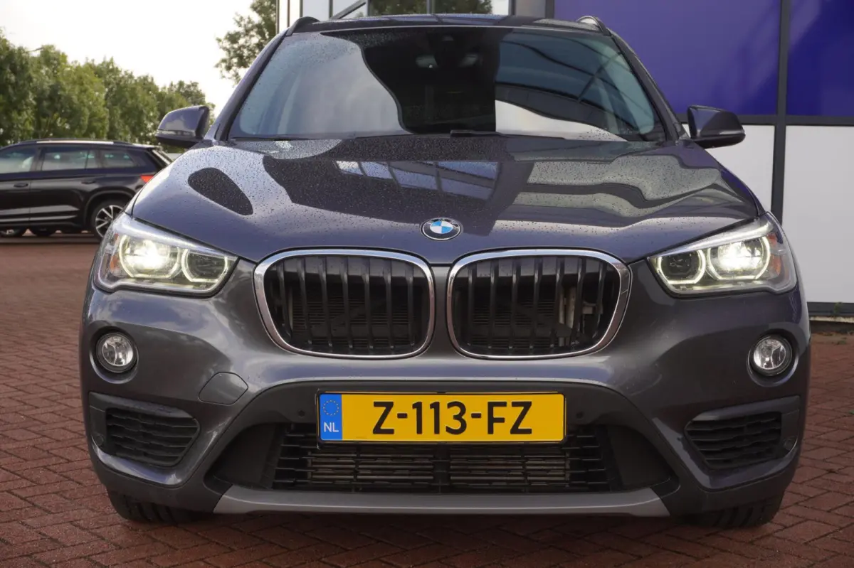 SDrive20i High ExecutiveL / LED / Camera / Navigatie / Stoelverwarm. / = SUPER !!