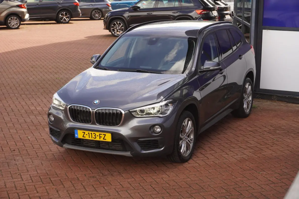 SDrive20i High ExecutiveL / LED / Camera / Navigatie / Stoelverwarm. / = SUPER !!