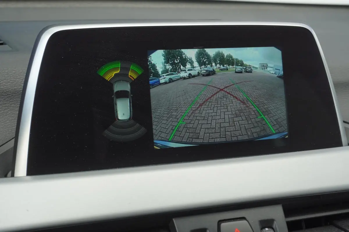 SDrive20i High ExecutiveL / LED / Camera / Navigatie / Stoelverwarm. / = SUPER !!