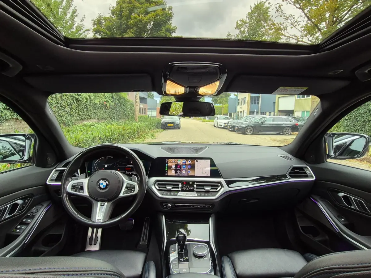 G20 330i M Edition Plus GARANTIE Android CarPlay Pano M Stoel HUD Camera NAP 1e EIG Laser Spoiler M Remmen