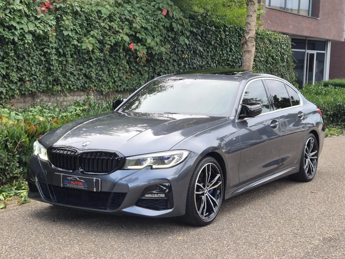 G20 330i M Edition Plus GARANTIE Android CarPlay Pano M Stoel HUD Camera NAP 1e EIG Laser Spoiler M Remmen