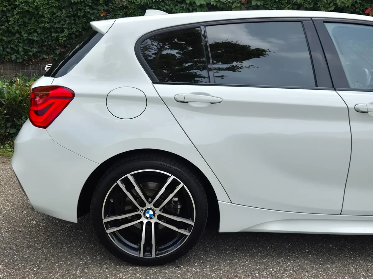 M Sport Ed CarPlay NAP LED GR Navi Automaat Black Panel Teller All weather M Velgen GARANTIE Rij-K 118i High Executive