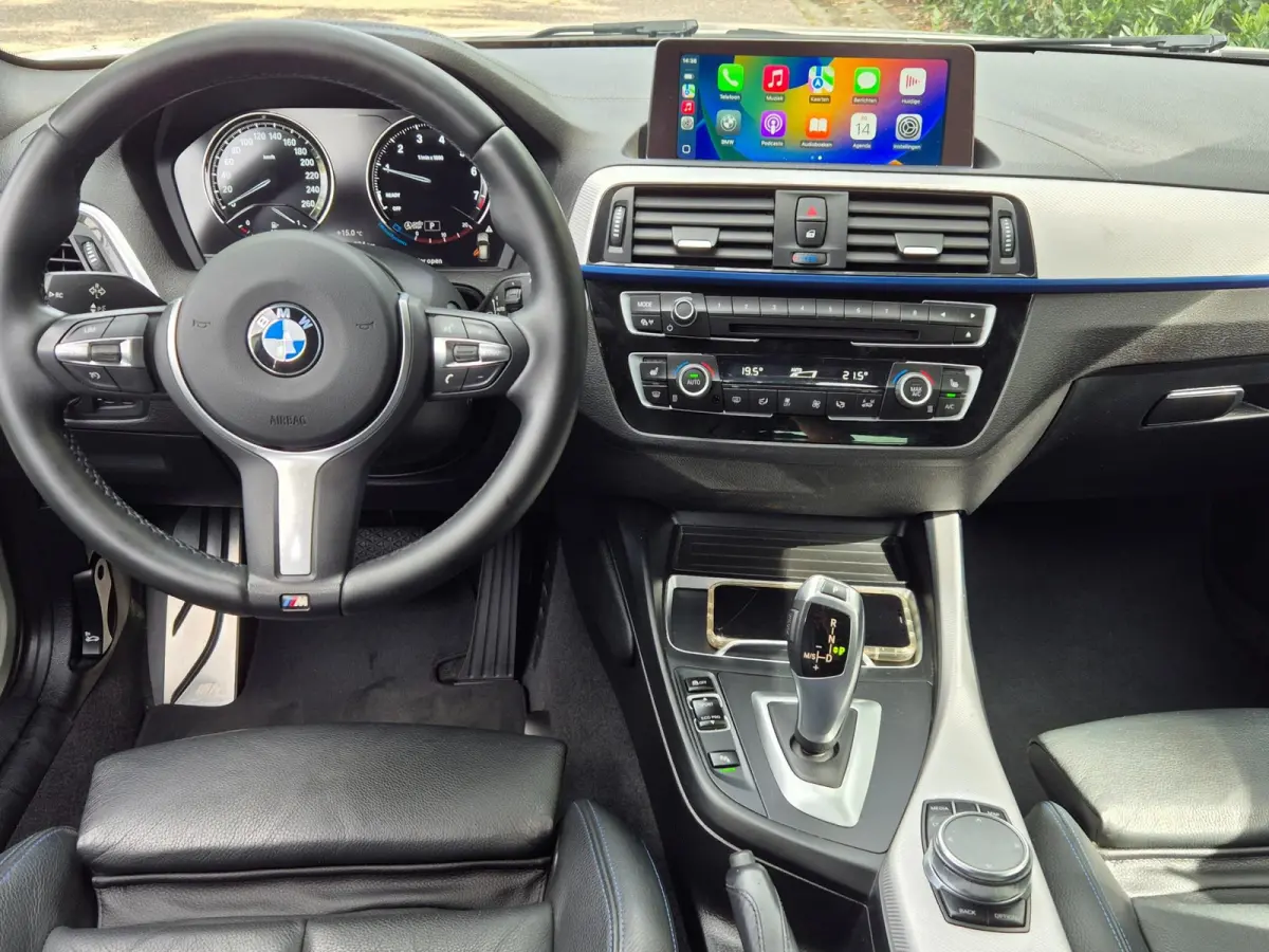M Sport Ed CarPlay NAP LED GR Navi Automaat Black Panel Teller All weather M Velgen GARANTIE Rij-K 118i High Executive