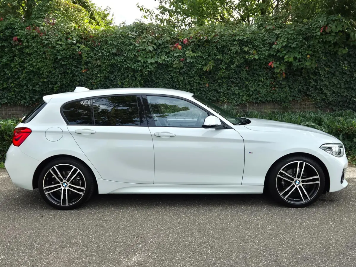 M Sport Ed CarPlay NAP LED GR Navi Automaat Black Panel Teller All weather M Velgen GARANTIE Rij-K 118i High Executive