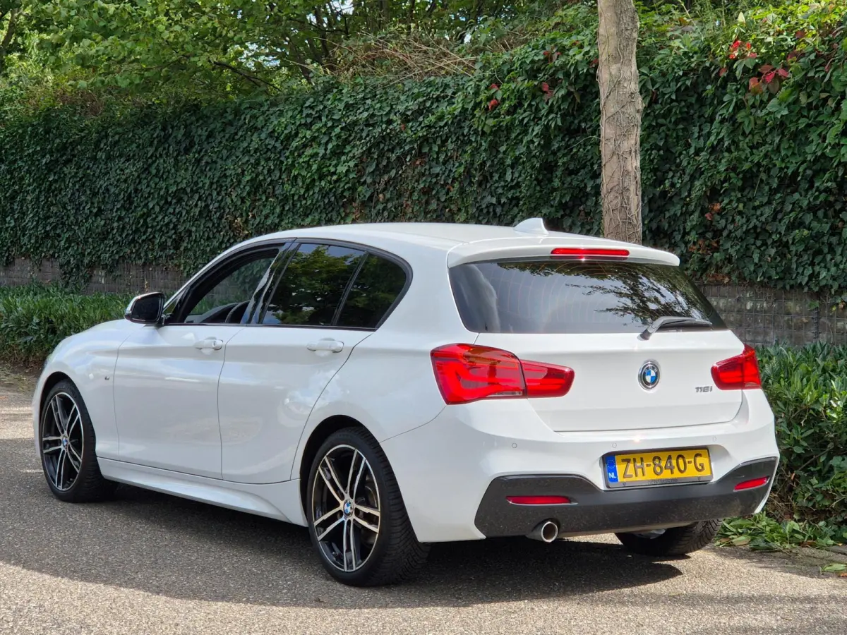 M Sport Ed CarPlay NAP LED GR Navi Automaat Black Panel Teller All weather M Velgen GARANTIE Rij-K 118i High Executive
