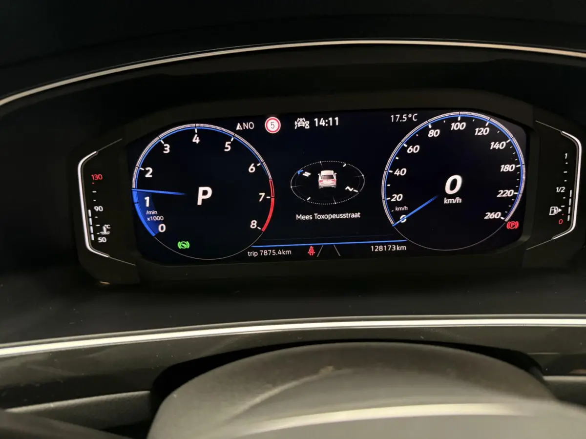 1.5 TSI R-Line |Panoramadak | DSG | Camera