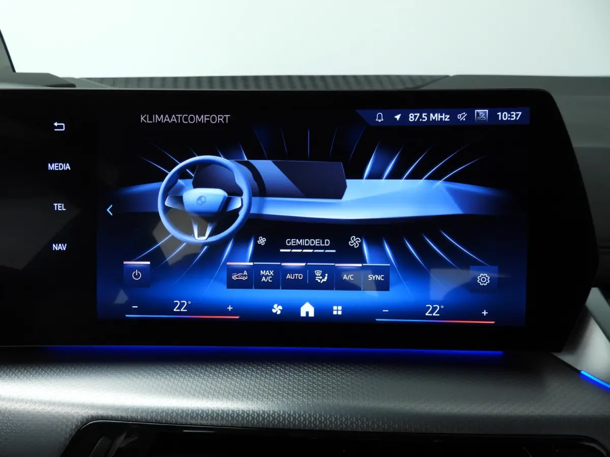 220i | M-Sportpakket | LED | HUD | Active cruise | Elektr. zetels | Keyles go | DAB | Harman-kardon sound | Alu 17 inch