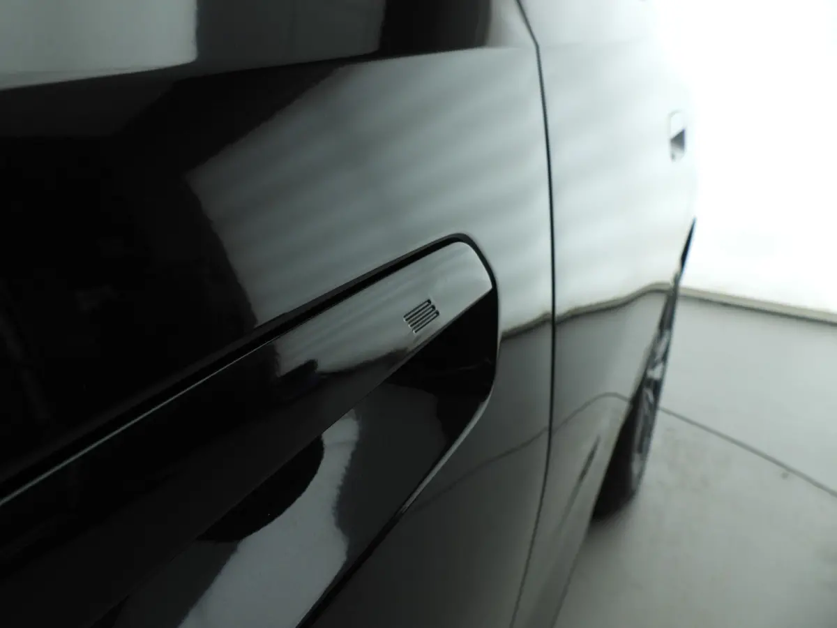 220i | M-Sportpakket | LED | HUD | Active cruise | Elektr. zetels | Keyles go | DAB | Harman-kardon sound | Alu 17 inch