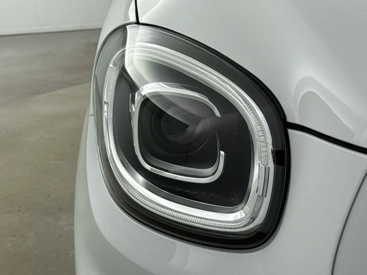 Design 37.3 kWh | Achteruitrijcamera | Navigatiesysteem | Panoramadak | Light White |