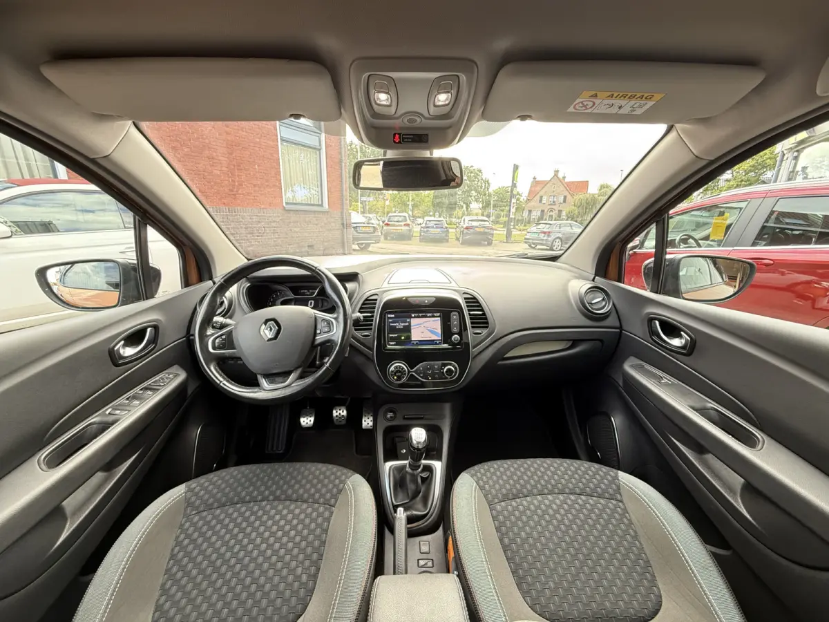 Captur. 1.2 TCe Intens. | TREKHAAK | CAMERA | NAVI | BOSE AUDIO |