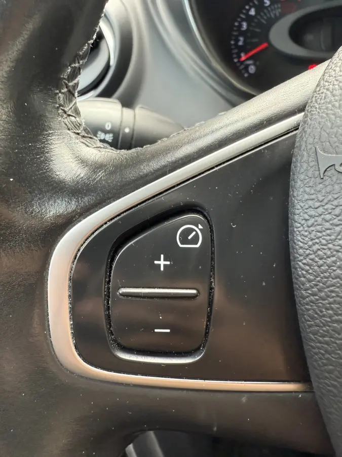 Captur. 1.2 TCe Intens. | TREKHAAK | CAMERA | NAVI | BOSE AUDIO |