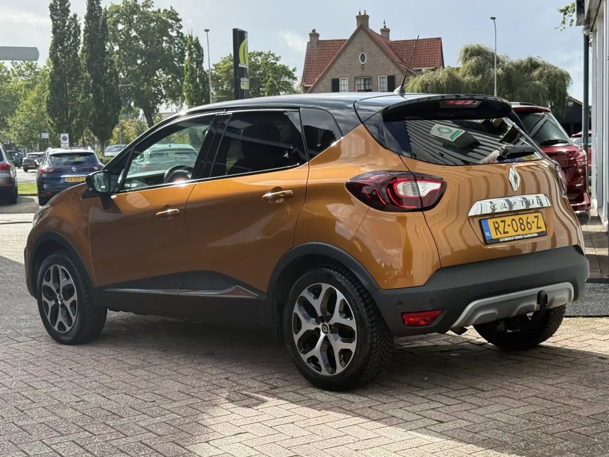 Captur. 1.2 TCe Intens. | TREKHAAK | CAMERA | NAVI | BOSE AUDIO |
