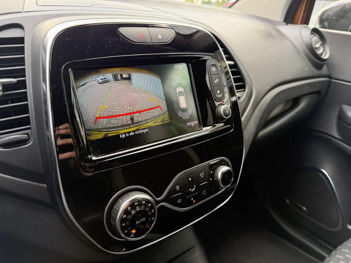 Captur. 1.2 TCe Intens. | TREKHAAK | CAMERA | NAVI | BOSE AUDIO |