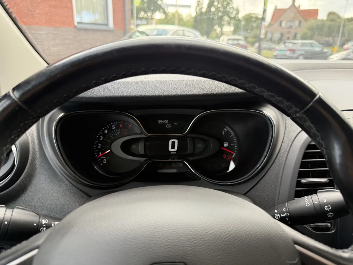 Captur. 1.2 TCe Intens. | TREKHAAK | CAMERA | NAVI | BOSE AUDIO |