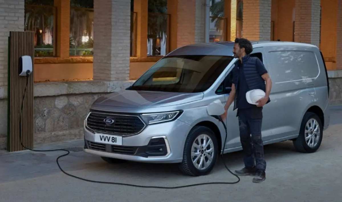 1.5 EcoBoost PHEV L2 Trend | Financial lease tegen 0,99% rente | Vanaf € 32.666 excl. BTW