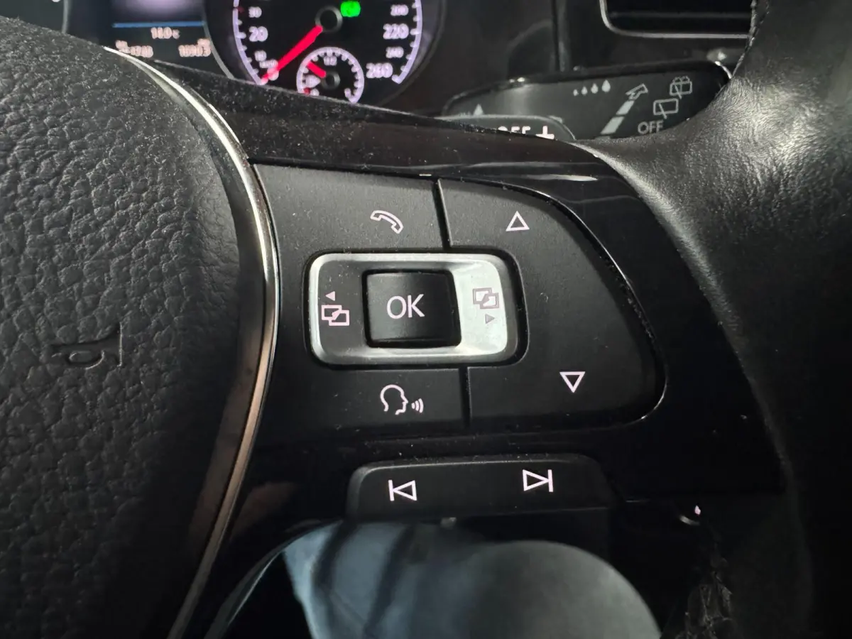 1.0 TSI Highline Business R AUTOMAAT CLIMAAT CONTROL MULTI STUUR CARPLAY
